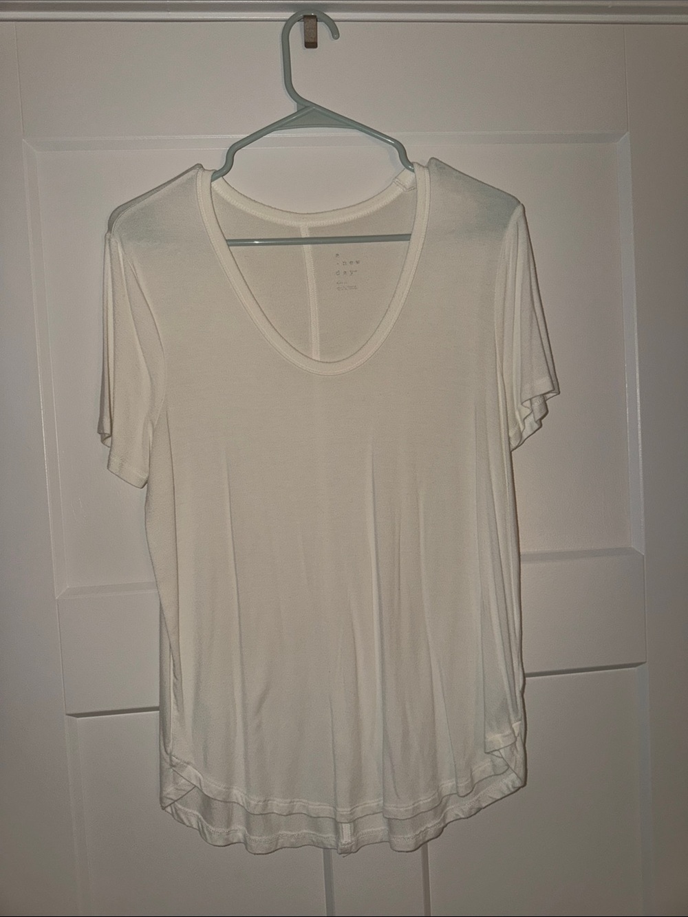 a new day White Scoop Neck Short Sleeve Tee